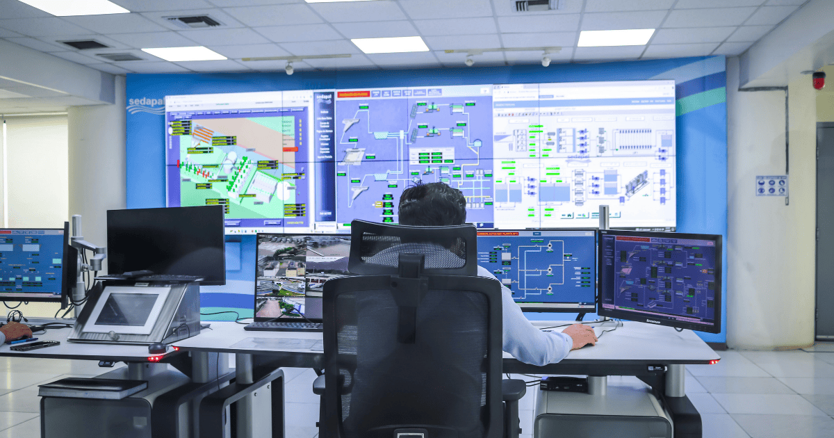 ¿Qué es un Sistema de Control Automático y por qué es clave en laboratorios y procesos industriales?